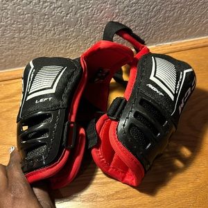 Youth hockey, elbow pads